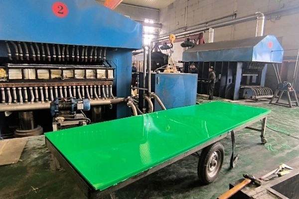 High-Quality UHMWPE Sheets Made From Powder | Industrial Plastic Boards